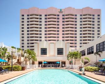 Embassy Suites by Hilton Tampa Airport Westshore - טמפה - בניין