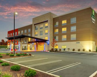 Holiday Inn Express & Suites Middletown - Goshen By IHG - Middletown - Edificio