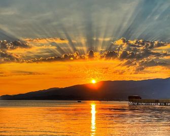 Kutlugun Sahil Otel - Akçay