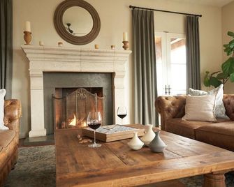 Black Walnut Inn And Vineyard - Dundee - Soggiorno