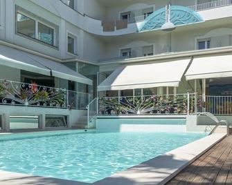 Luxor Beach Boutique Hotel Cattolica - Cattolica - Pool