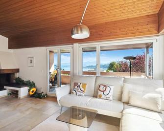 Luxury loft on Lake Zurich with garden & lake view - Richterswil - Living room
