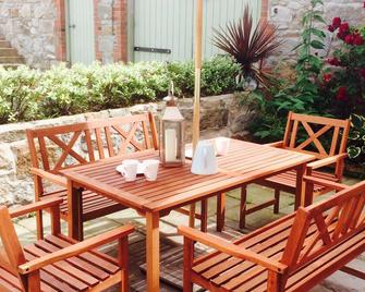 Cavan House - Ballyroney - Patio