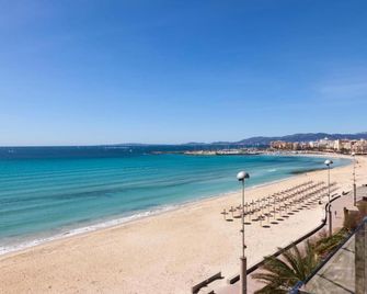 Triple room Nº10' with Shared Terrace, Wi-Fi and Air Conditioning - Can Pastilla - Strand