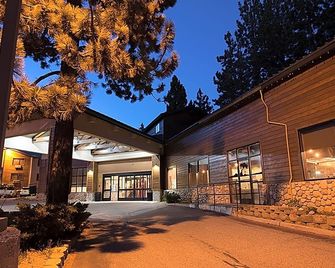 Empeiria High Sierra Hotel - ממות' לייקס - בניין