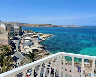 Bugibba Square Seafront Lux Apartments By Holi - Saint Paul’s Bay - Balkong