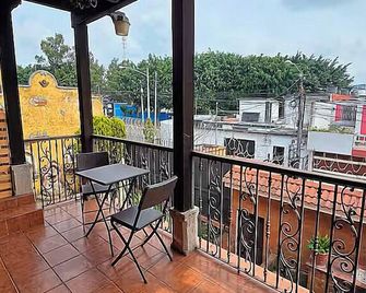 A 3 minutos del aeropuerto - Guatemala City - Balcony