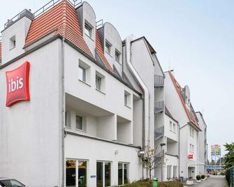 Ibis Frankfurt Airport - Kelsterbach - Building