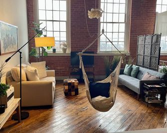 Amazing Loft on the Detroit River - Detroit