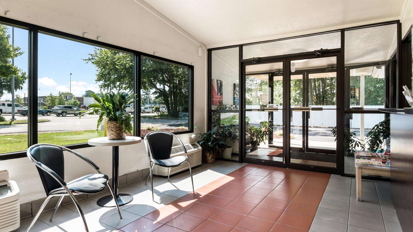 Motel 6 Newport News, VA