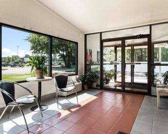 Motel 6 Newport News, VA - ניופורט ניוז - לובי