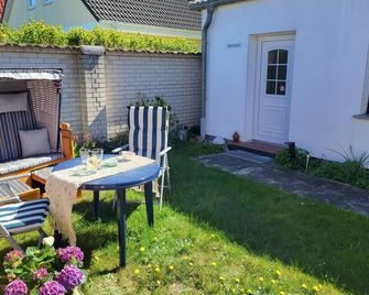 Graf small time-out apartment - Karlshagen - Innenhof