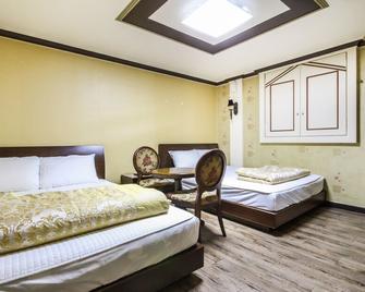 Yeosu Ares - Yeosu - Bedroom