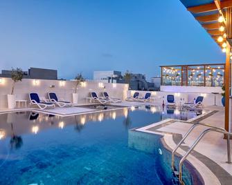 Donatello Hotel - Dubai - Pool