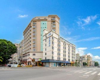 Home Inn ·(Lingshui Haiyun Square Cycling Post Store) - Lingshui - Building