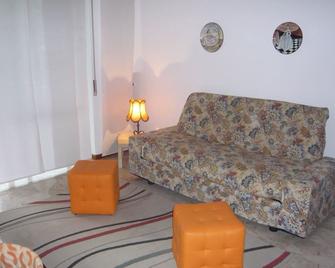 Apartment for 5/8 people near Lake Centro and Gardaland - Peschiera del Garda - Wohnzimmer