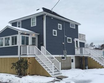 Newly renovated Beach House - near Boston - Weymouth - Building