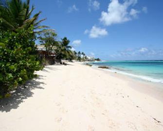 Worthing Court Apartment Hotel - Bridgetown - Plage