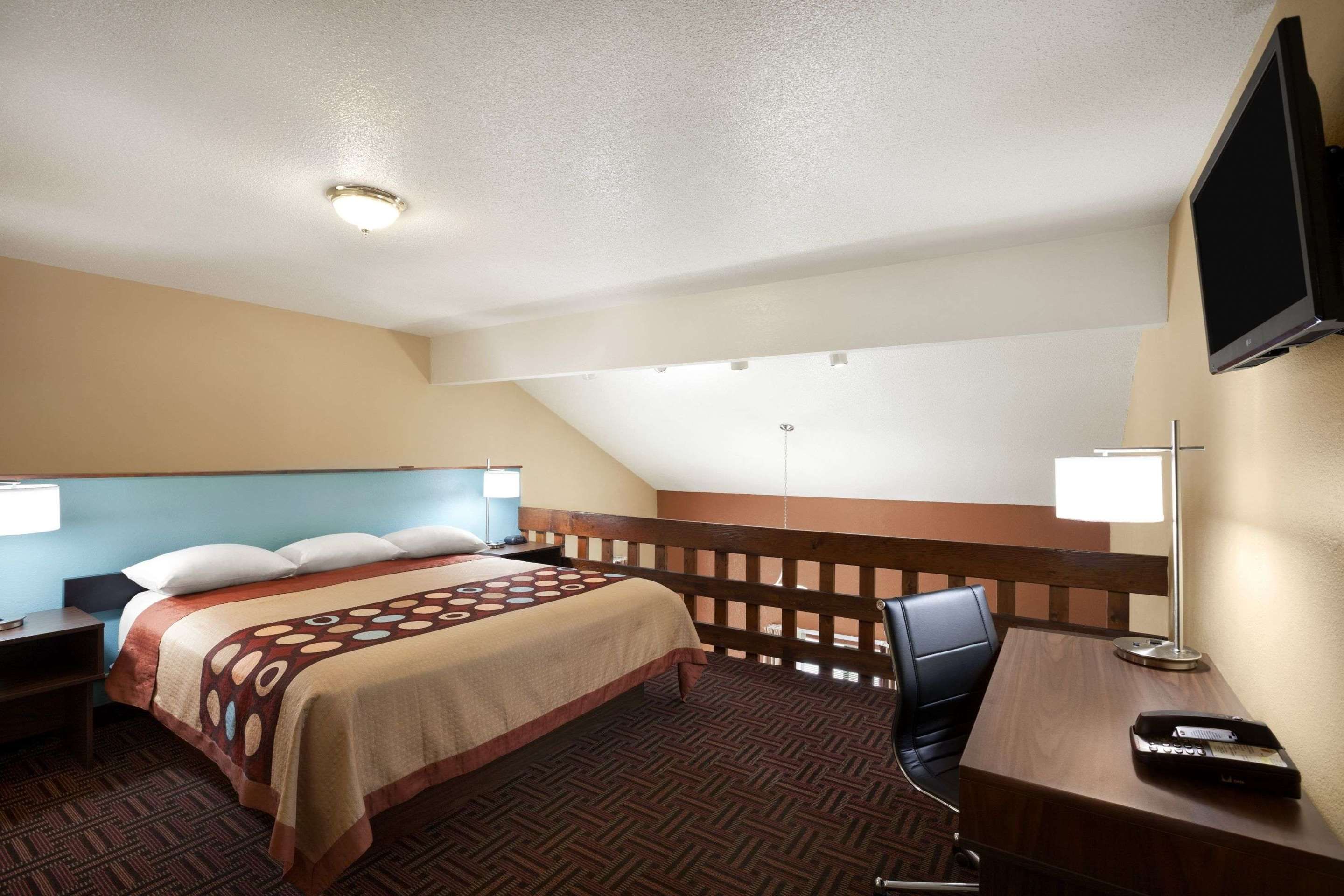 Super 8 By Wyndham Salem 62 6 0 Salem Hotel Deals Reviews