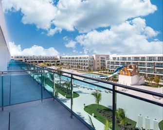 Serenade Punta Cana Beach & Spa Resort - Punta Cana - Balcony