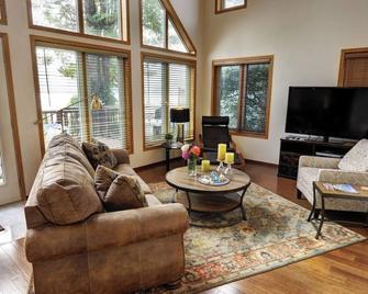 Lakefront Retreat - Liberty Lake - Living room