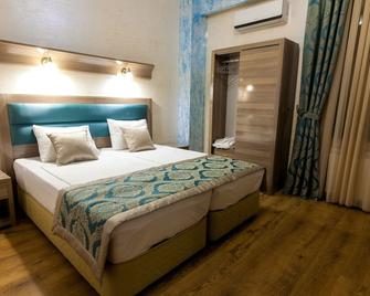 Iberia Palace Hotel - Zugdidi - Bedroom