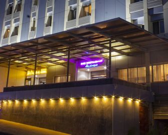 Merina Hotel - Jaunde - Budynek
