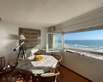 Amazing Sea View Studio - Setúbal - Salle à manger