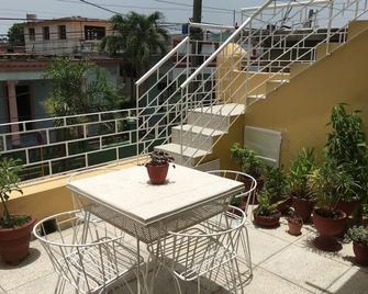 Olga y Jose - Balcon de Bayamo - Bayamo - Balcón