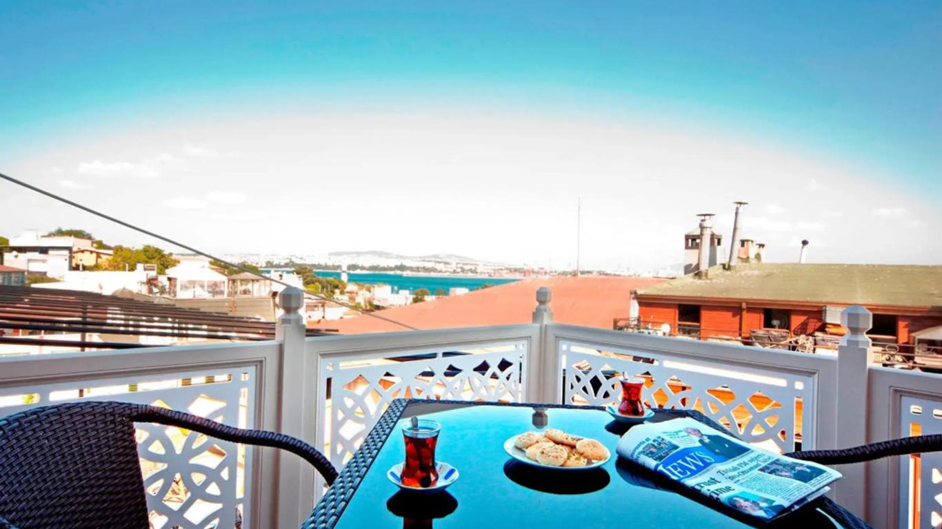 Azade Suites
