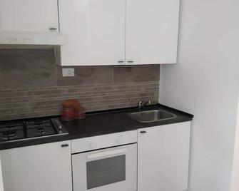 Tirrenia apartment central area, convenient - Tirrenia - Küche