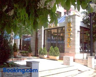 Hotel Dinara - Livno - Building