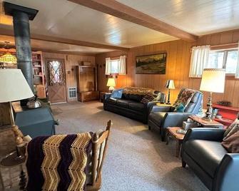 Kessler Kabin - Forest Retreat - Mi Wuk Village - Sala de estar