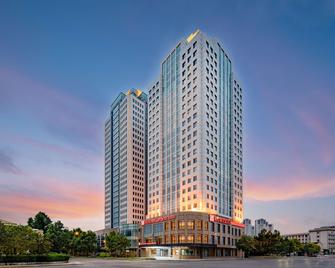 Hilton Garden Inn Tianjin Railway Station - Tianjín - Edificio