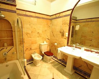 Casa de los Azulejos - Córdoba - Bathroom