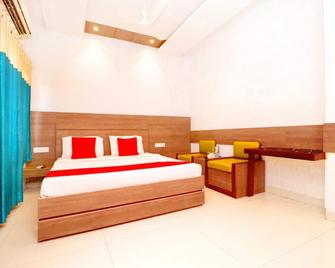 Oyo 3131 Hotel Br Inn - Bathinda - Habitación
