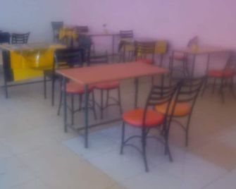 Royal Annex Hotel - Karatina - Restaurant