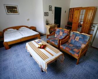 Keszi Panzio - Budakeszi - Habitación