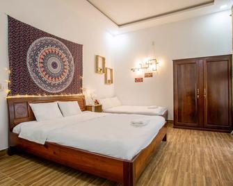 Triple Room With Hill View(03 People) - Hue - Bedroom