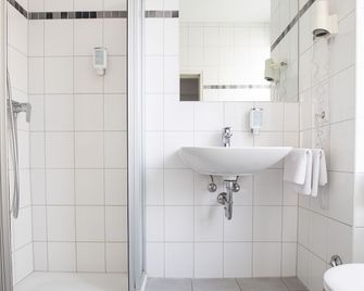 Hotel am Ludwigsplatz - Gießen - Bathroom