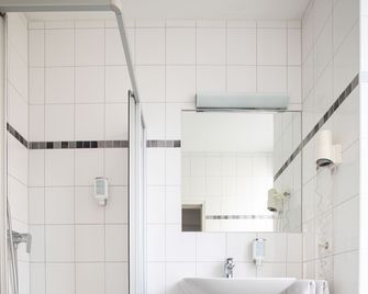 Hotel am Ludwigsplatz - Giessen - Baño