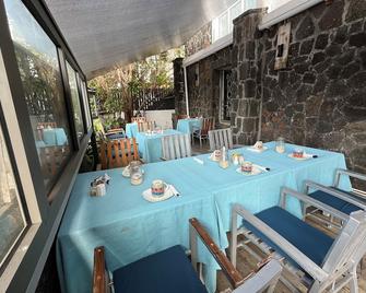 La Koquillishe - Trou d'Eau Douce - Restaurace