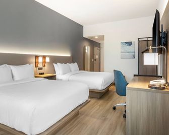 Comfort Inn and Suites Newark Liberty International Airport - Newark - Slaapkamer