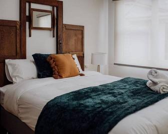 Cottage on Groom - St Marys Charm and Convenience! - Saint Marys - Habitación