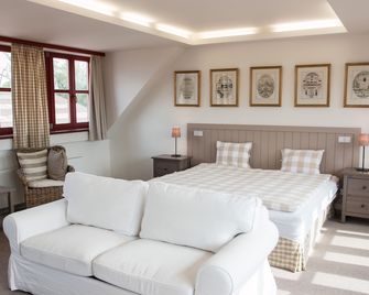 Dvur Hoffmeister - Kněževes - Habitación