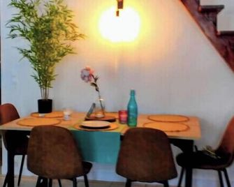 Nice 3 rooms near the city center of Caen - Caen - Salle à manger