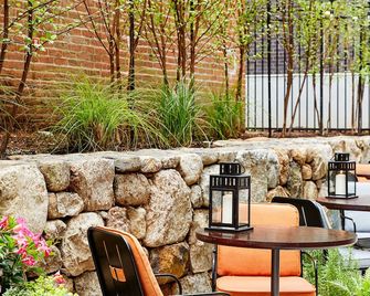 The Blake Hotel - New Haven - Innenhof