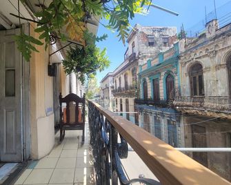 Casa Carmen - Havana - Balcony
