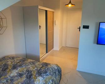 Kawalerka premium B 30m2 - po remoncie - nowa! - Varsovia - Habitación