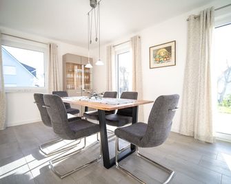 Ferienhaus Elgin im Süden der Insel Rügen - Garz - Comedor